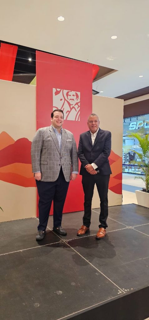 Alberto Jimenez, CEO del Grupo Patria de UB junto a Juan Febles, director de A&B Masters.
